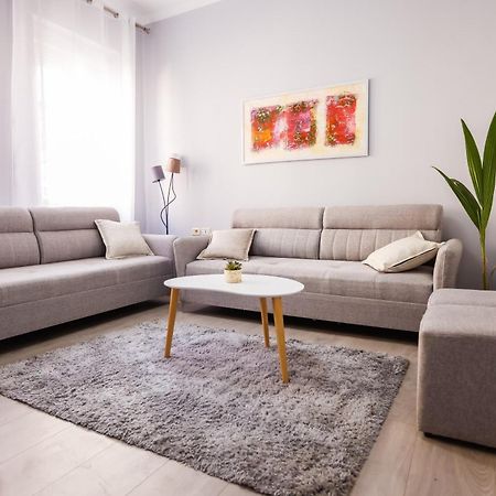 Viewpoint Central Apartment Тирана Экстерьер фото