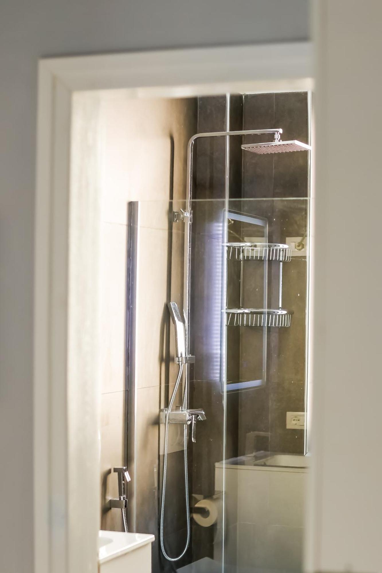 Viewpoint Central Apartment Тирана Экстерьер фото