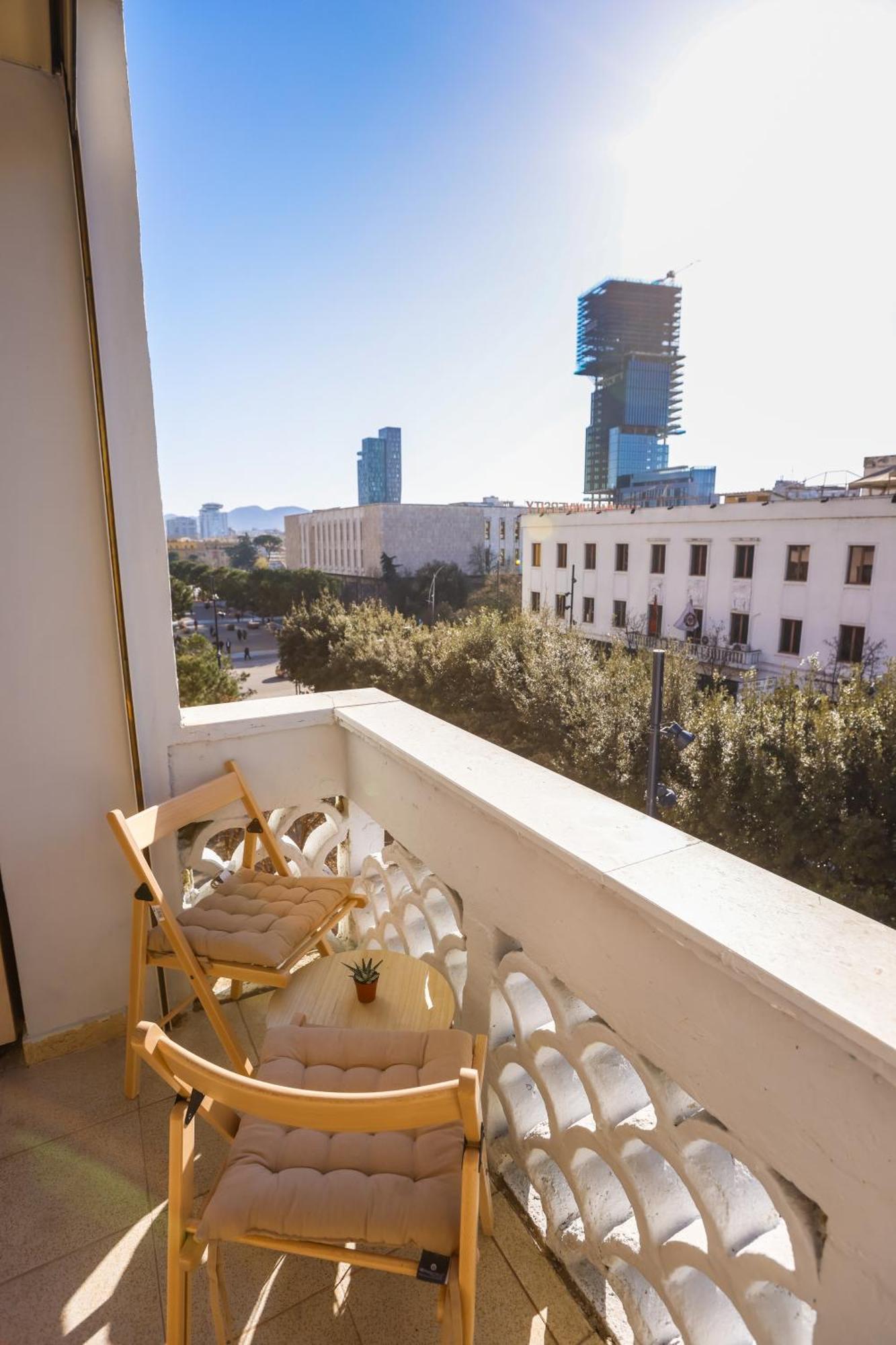 Viewpoint Central Apartment Тирана Экстерьер фото